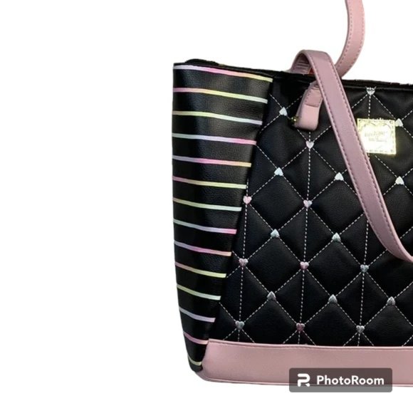 Betsey x Betsey Johnson black & rainbow heart quilted tote bag NWT - Picture 3 of 9